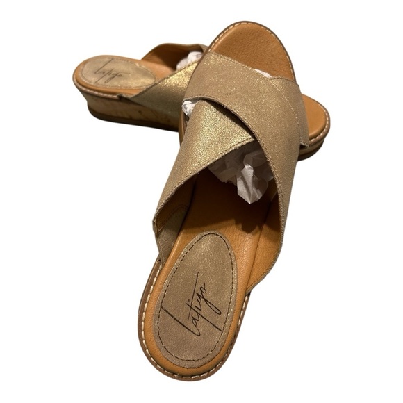 Latigo Gold Criss-Cross Sandals with Platform - Picture 2 of 7